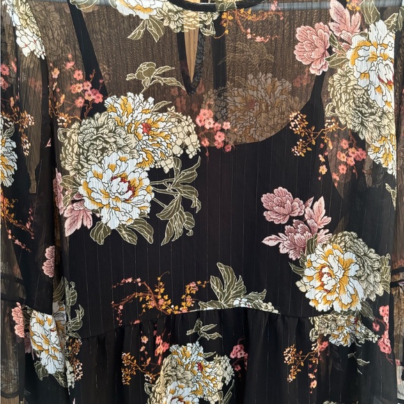 CHENAULT BLOUSE FLOWER PATTERN - Size Medium - Picture 6 of 16